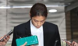 韩国艺人郑俊英出庭受审 称承认所有罪行服从判决