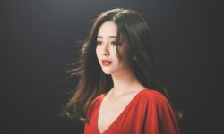 绝！佟丽娅出演张杰MV 穿红裙雪中起舞唯美浪漫