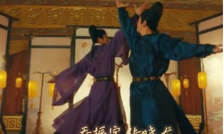 张晓龙乔振宇罕同框，穿古装跳舞氛围感太绝，两人还是北舞师兄弟 