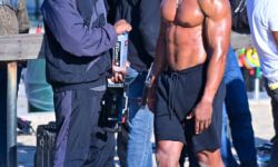 《奎迪3》曝光片场照，乔纳森·梅杰斯秀肌肉亮身材