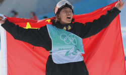 格局好大！00后奥运冠军苏翊鸣捐赠比赛服，曾为滑雪放弃演戏 