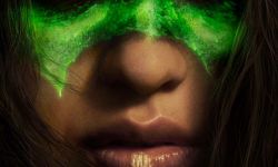 新版《铁血战士》影片《狩猎》8月5日上线，女主脸上涂抹绿色油彩