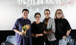 《妈妈!》杭州首映，“回家” 老年母女磅礴生命力撼动观众