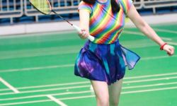 69岁刘晓庆晒生活近照 ，穿彩虹运动裙状态似少女