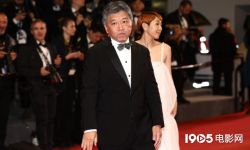 第76届戛纳电影节主竞赛单元入围影片《回归》举行首映红毯，是枝裕和、安藤樱亮相