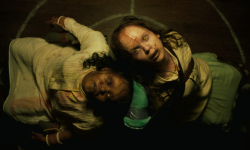 《驱魔人：信徒》10月13日北美上映，恐怖回忆卷土重来