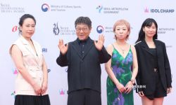 2023年第18届首尔国际电视剧大赏举行，范伟凭《漫长的季节》现身首尔领奖